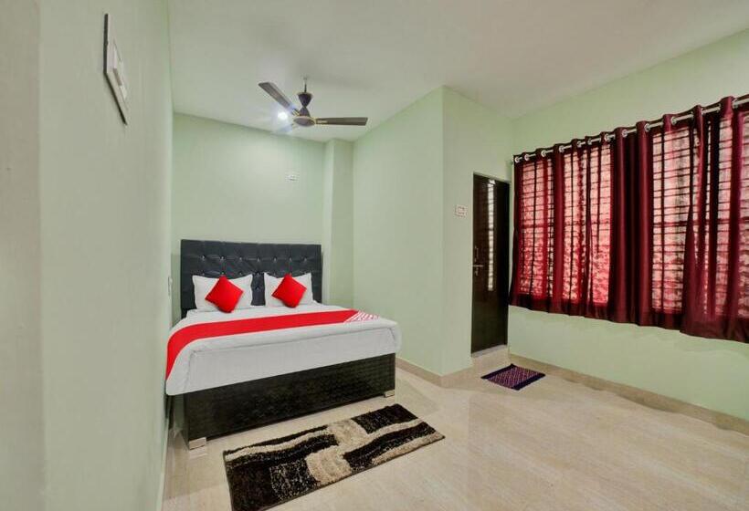 三人经典房间, Spot On Sri Datta Grand Inn