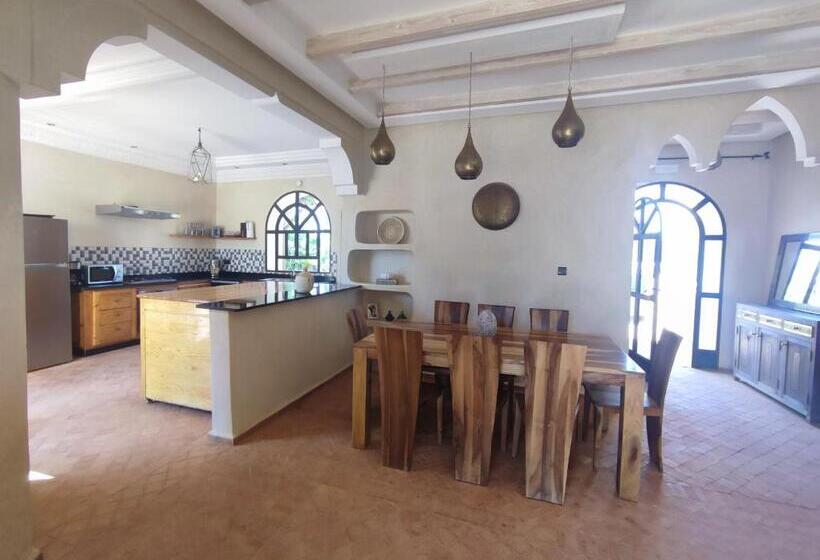 Номер Стандарт, Riad Bini Ddik