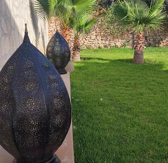 Habitación Estándar Vista Piscina, Riad Bini Ddik