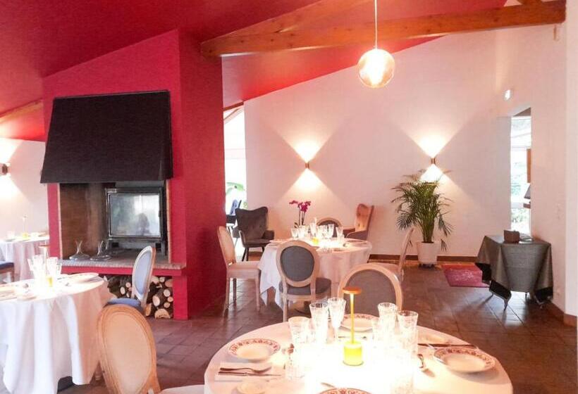 Вилла 3 Спальни, Hôtel Restaurant Platanes   Kb Hotel Group