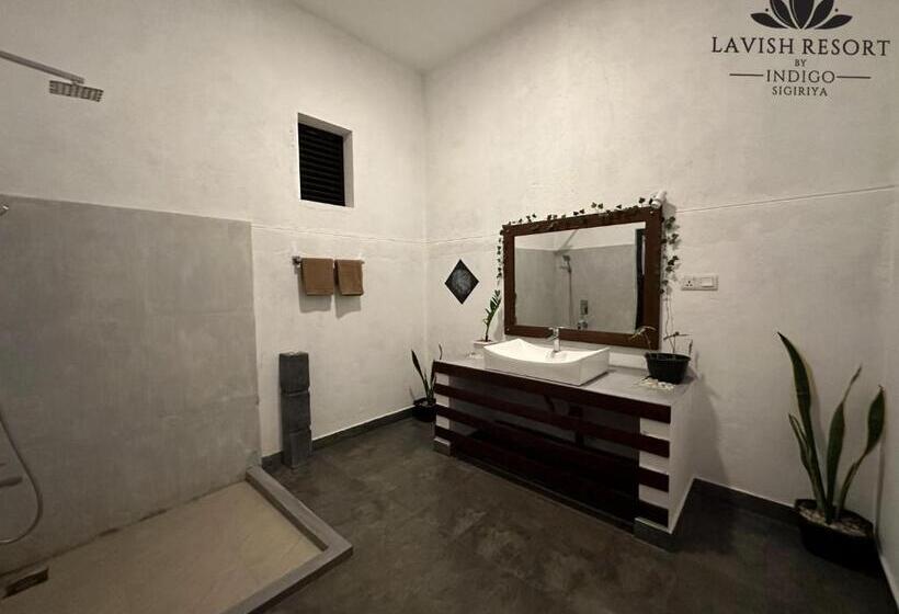Семейный Номер Deluxe, Lavish Resort By Indigo