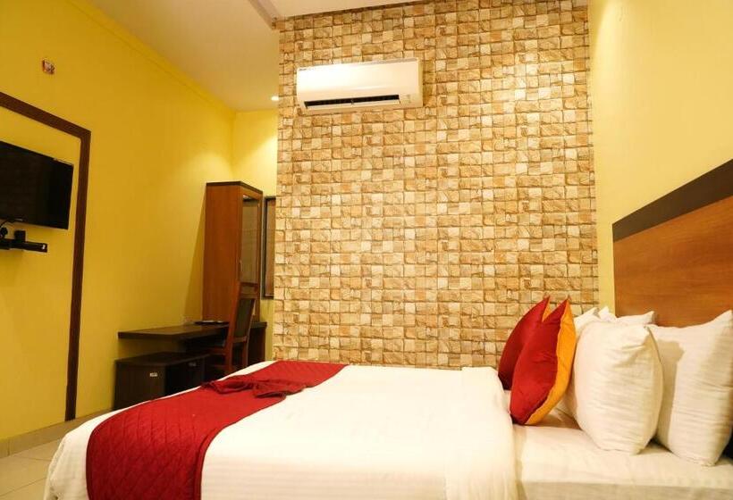 Номер Deluxe, Sri Brundavan Grand Inn