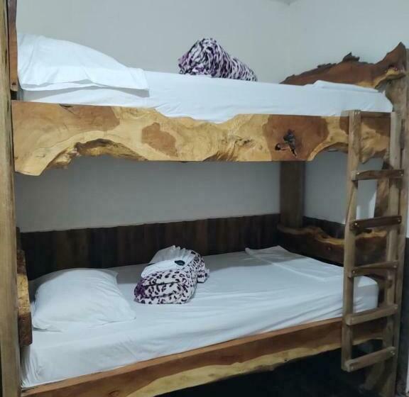 패밀리 룸, Hostal Casa Madrigal