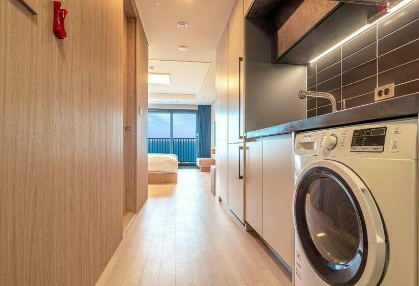 اتاق لوکس با چشم‌انداز دریا, Sokcho I Park Suite Hotel & Residence