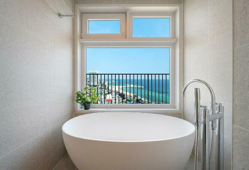 اتاق خانوادگی با چشم‌انداز دریا, Sokcho I Park Suite Hotel & Residence