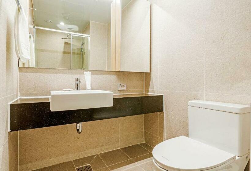 اتاق سوپریور با چشم‌انداز جانبی دریا, Sokcho I Park Suite Hotel & Residence