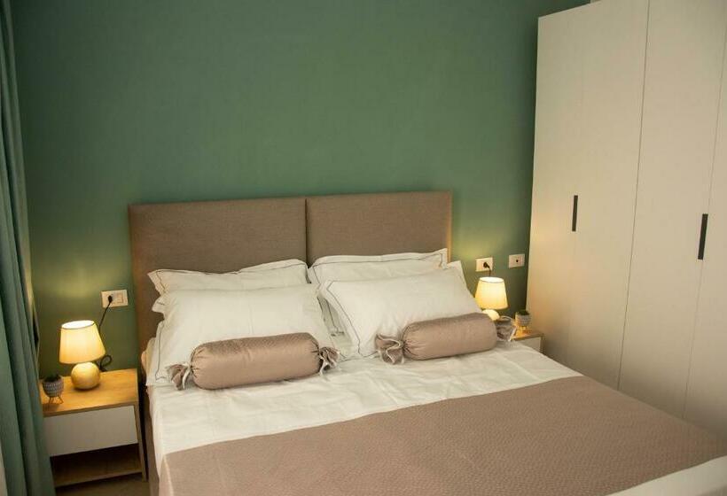 آپارتمان 1 خوابه با چشمانداز دریا, Wave Beachfront Apartments