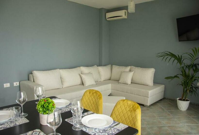 آپارتمان 1 خوابه با چشمانداز دریا, Wave Beachfront Apartments