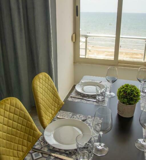 آپارتمان 1 خوابه با چشمانداز دریا, Wave Beachfront Apartments