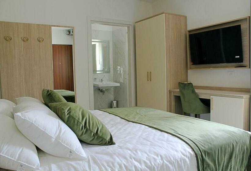 اتاق لوکس, Grotta Saracena Resort