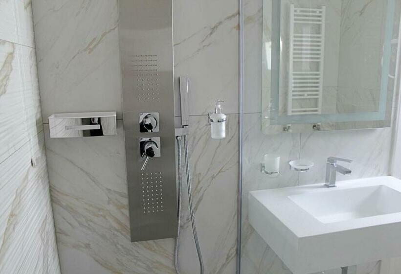 اتاق استاندارد یک نفره, Grotta Saracena Resort