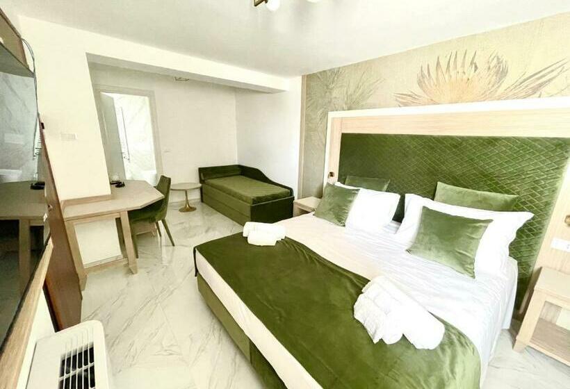 اتاق لوکس خانوادگی, Grotta Saracena Resort