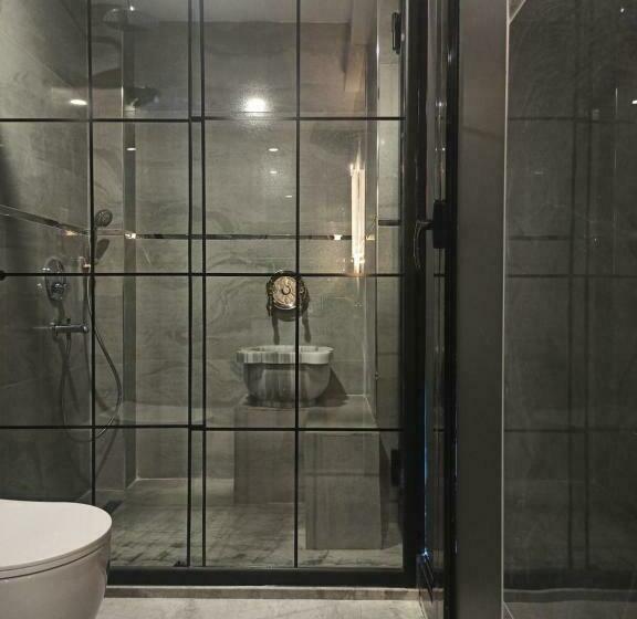 חדר דלוקס, Kurucesme Business