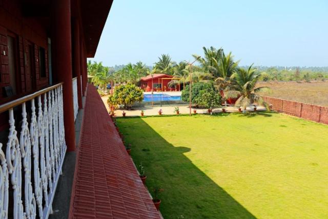 Номер Deluxe Кровать Кинг, Beach Village Resort
