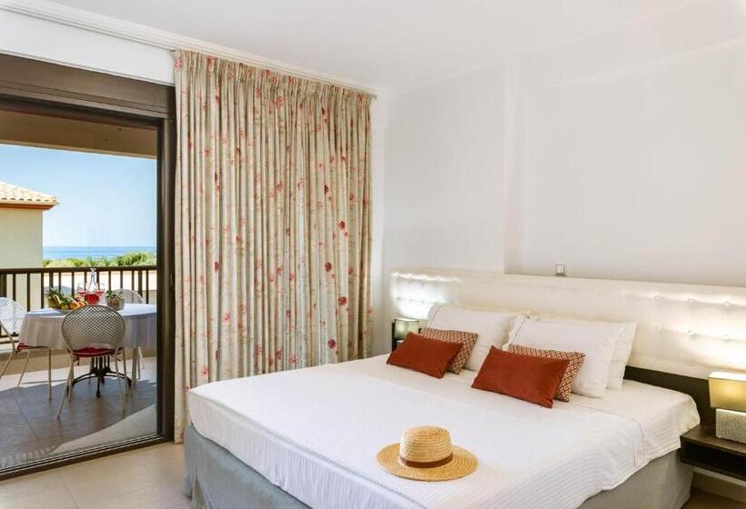 Семейное Студио, 3aktes Suites & Studios