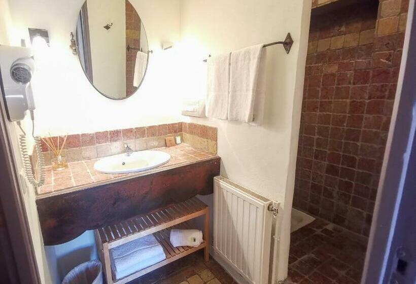Номер Стандарт с Террасой, Hôtel Sous Les Figuiers   Piscine, Parking, Centre Ville
