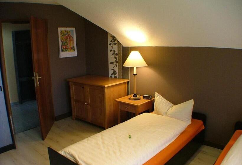 Апартаменты 2 Спальни, Garni Pension Zur Lutherstadt