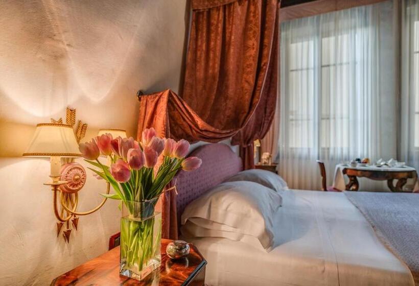 اتاق لوکس با چشم‌انداز, Residenza D'epoca In Piazza Della Signoria