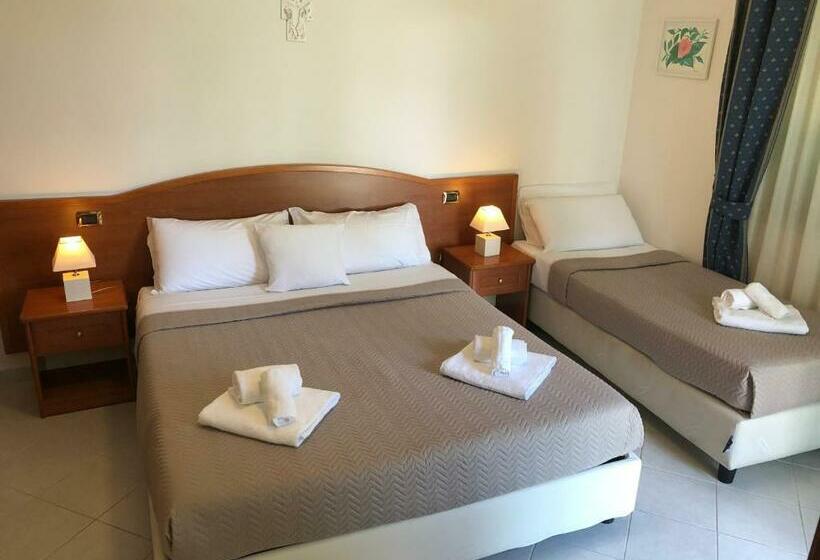 Triple Room Sea View, Villa Julia