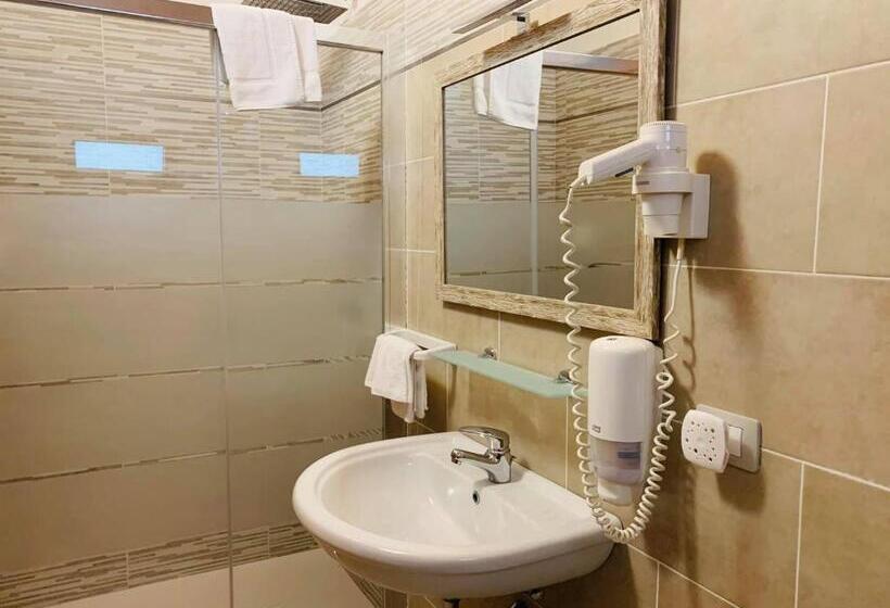 Четырехместный Номер Стандарт, Tanit Hotel Villaggio Ristorante