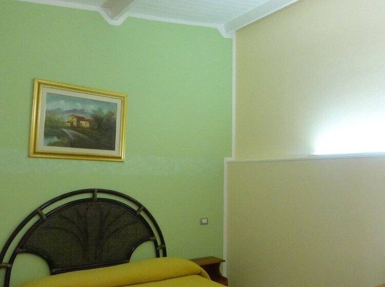 Номер Стандарт Трехместный, Tanit Hotel Villaggio Ristorante