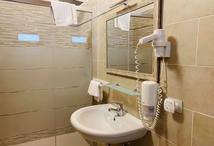 Номер Стандарт Трехместный, Tanit Hotel Villaggio Ristorante