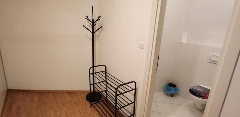 Appartement 3 Chambres, Amfiteatar