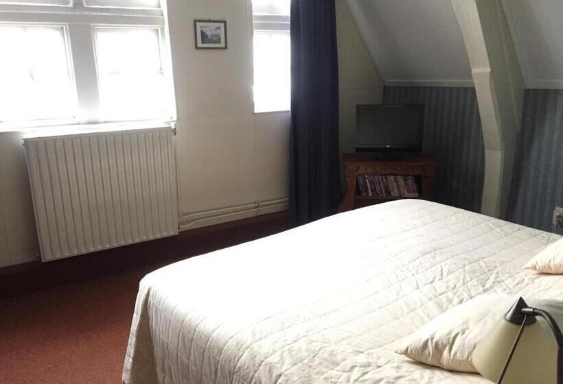 家庭公寓, Hanzestadslogement De Leeuw, In Het Centrum, Met Een Binnenplaats, Kamers Met Badkamer En Toilet En
