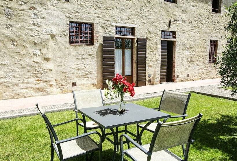 Апартаменты 3 Спальни, Fattoria Abbazia Monte Oliveto