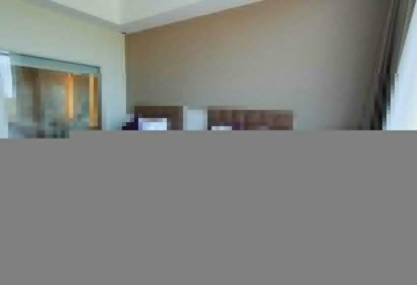 Номер Deluxe, Platinum Hotel & Convention Hall Balikpapan