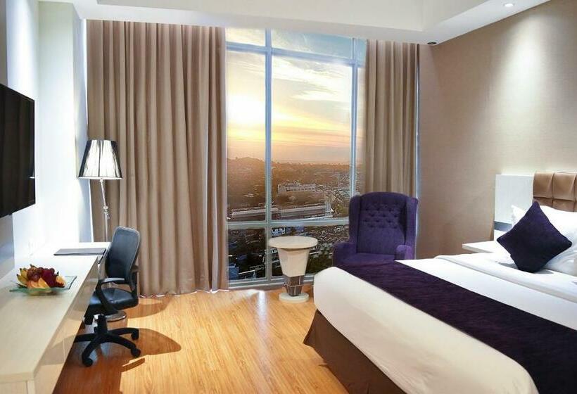 Номер Deluxe, Platinum Hotel & Convention Hall Balikpapan