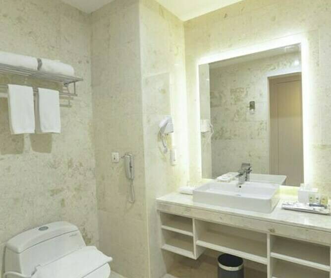 Номер бизнес-класса, Platinum Hotel & Convention Hall Balikpapan
