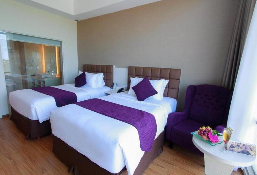 Номер бизнес-класса, Platinum Hotel & Convention Hall Balikpapan