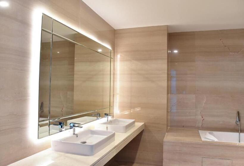 Президентский Люкс, Platinum Hotel & Convention Hall Balikpapan