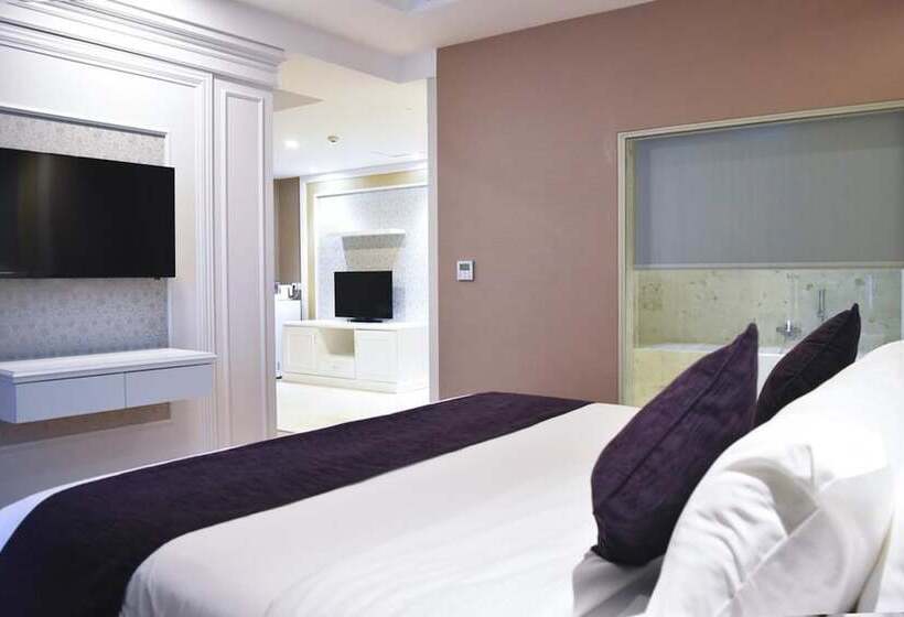Президентский Люкс, Platinum Hotel & Convention Hall Balikpapan
