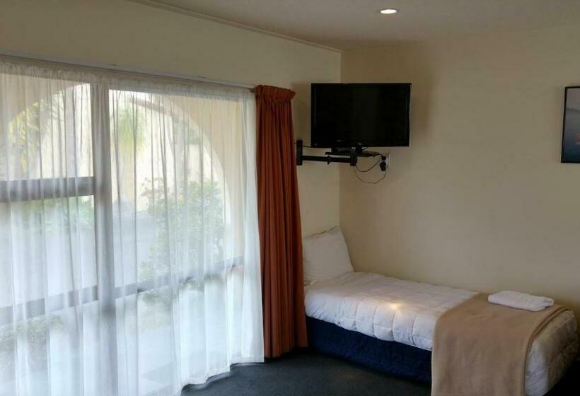 Студия Стандарт, Hobson's Choice Motel