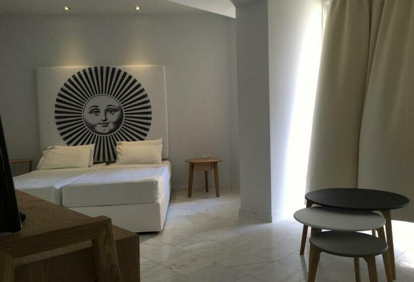 Suite, Hanioti Melathron