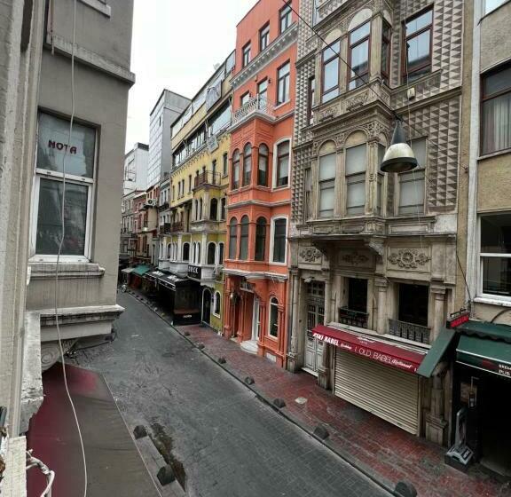 Номер Стандарт, Boutique Central Taksim