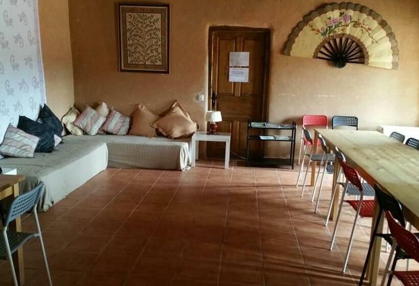 Кровать в Общей Комнате, Albergue Rural Las Águedas