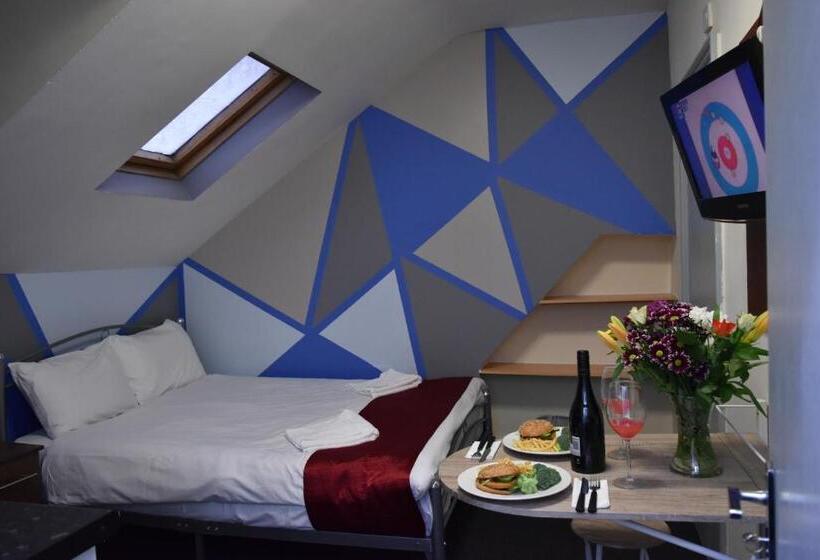 Студия Deluxe, London Olympus Hotel Nirvana