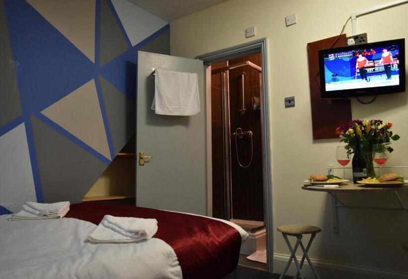 Студия Deluxe, London Olympus Hotel Nirvana