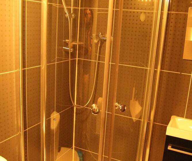 Семейный Номер, London Olympus Hotel Nirvana