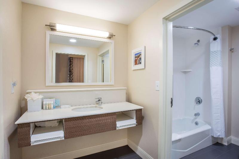 스탠다드 스튜디오 킹침대, Hampton Inn & Suites Yonkers   Westchester