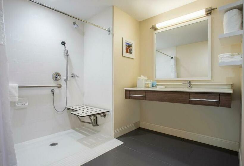 스탠다드 스튜디오 킹침대, Hampton Inn & Suites Yonkers   Westchester
