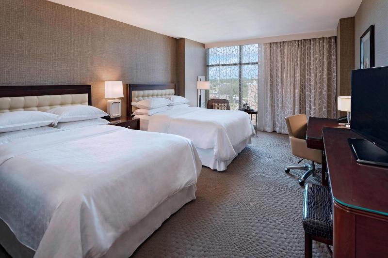 Номер Клуб, Sheraton Austin Georgetown Hotel & Conference Center