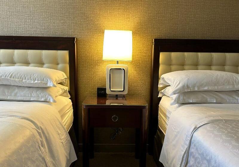Номер Стандарт Вид на Бассейн, Sheraton Austin Georgetown Hotel & Conference Center