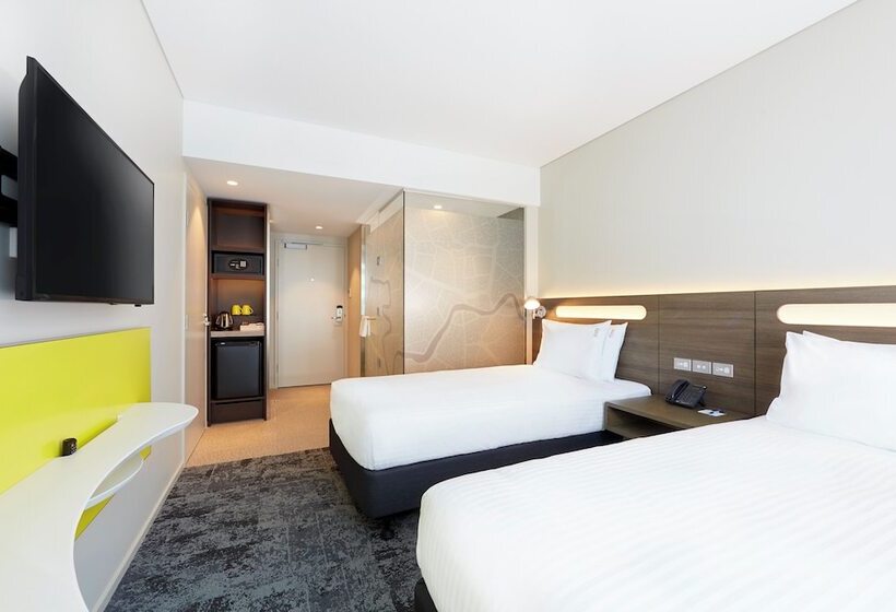 Номер Стандарт, Holiday Inn Express Brisbane Central, An Ihg