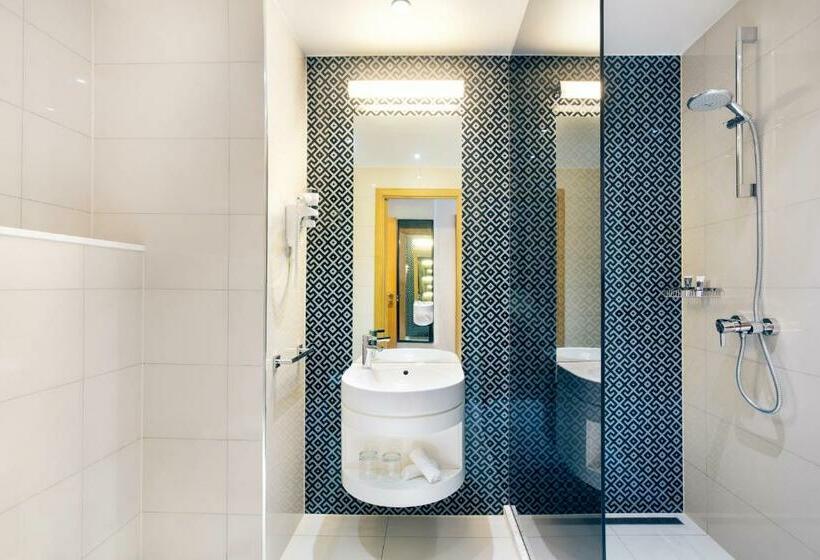 اتاق لوکس با چشم‌انداز استخر, Mercure Sohar