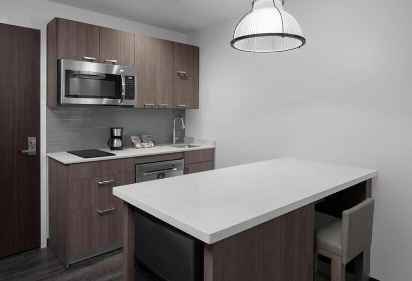 Студия Стандарт, Hyatt House Lansing University Area
