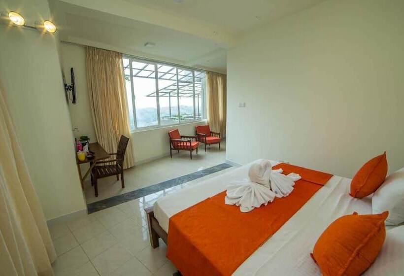 豪华三人间, Range Hotel Kandy